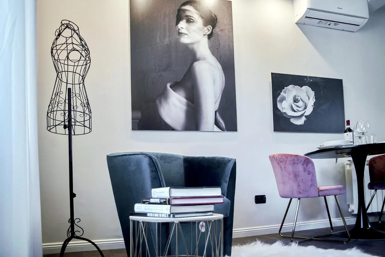 Chiclife Sarona Shenkin - Santa Caterina & Museum Apartment Bergamo Italy